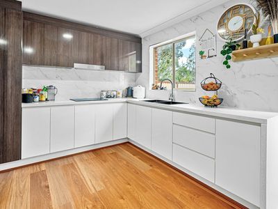 2 / 5 Corella Road, Green Valley