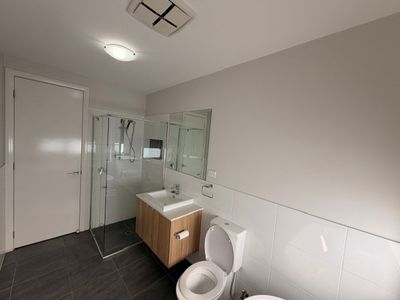 101 Sixteenth Avenue, Austral