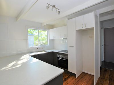 32 Pacific Road, Surf Beach