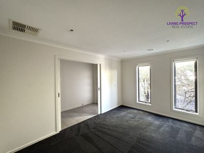 25 Haslewood Street, Point Cook