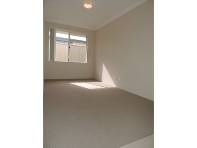 8 Kanooka Approach, Baldivis