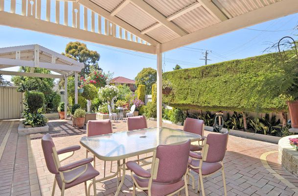 2 Hartley Crescent, Greenvale