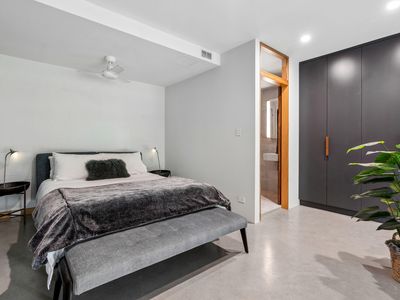 12 / 52A Henry Street, Stepney