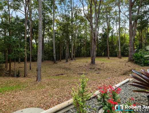 Tranquil Acreage Retreat in Sought-After Doonan image 3