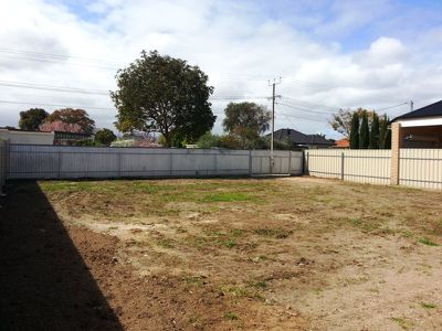 2 B Carnarvon Avenue, Brooklyn Park
