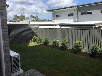 1 / 14 Azure Way, Coomera