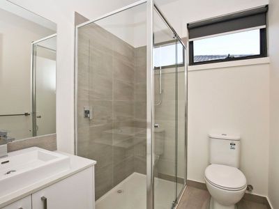 3/4 Dickens Street, Heidelberg Heights