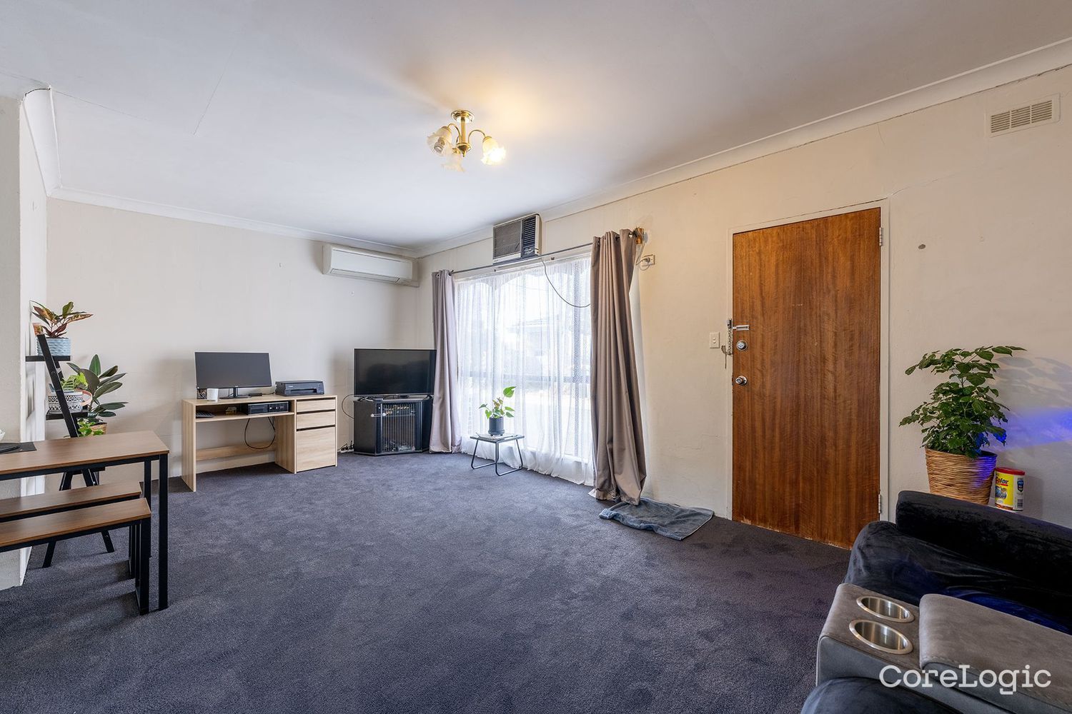 2 / 5 Schwarz Avenue, Horsham