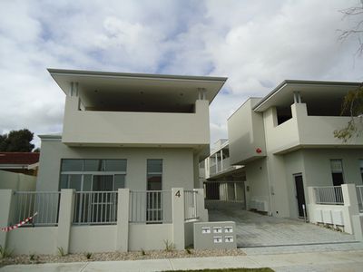 9/4 Waterloo Street, Joondanna