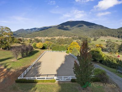 759 Mountain Creek Road, Tawonga