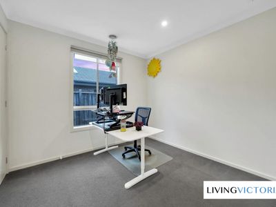 8 Hilderbrand Avenue, Williams Landing