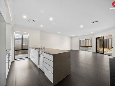 11 Duncombe Avenue, Gledswood Hills