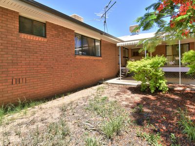 144 GALAH STREET, Longreach