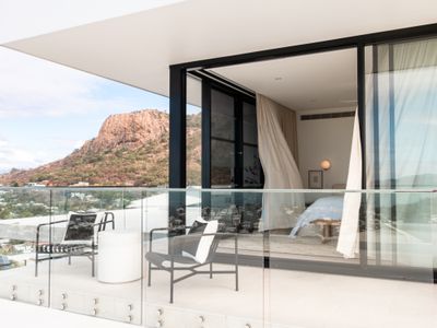 1 Balmoral Drive, Castle Hill