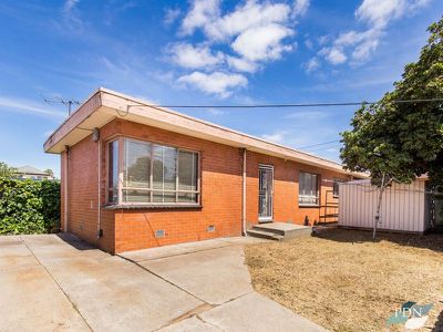 72 Ashley Street, West Footscray