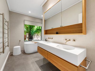 45 Highfield Drive, Longford