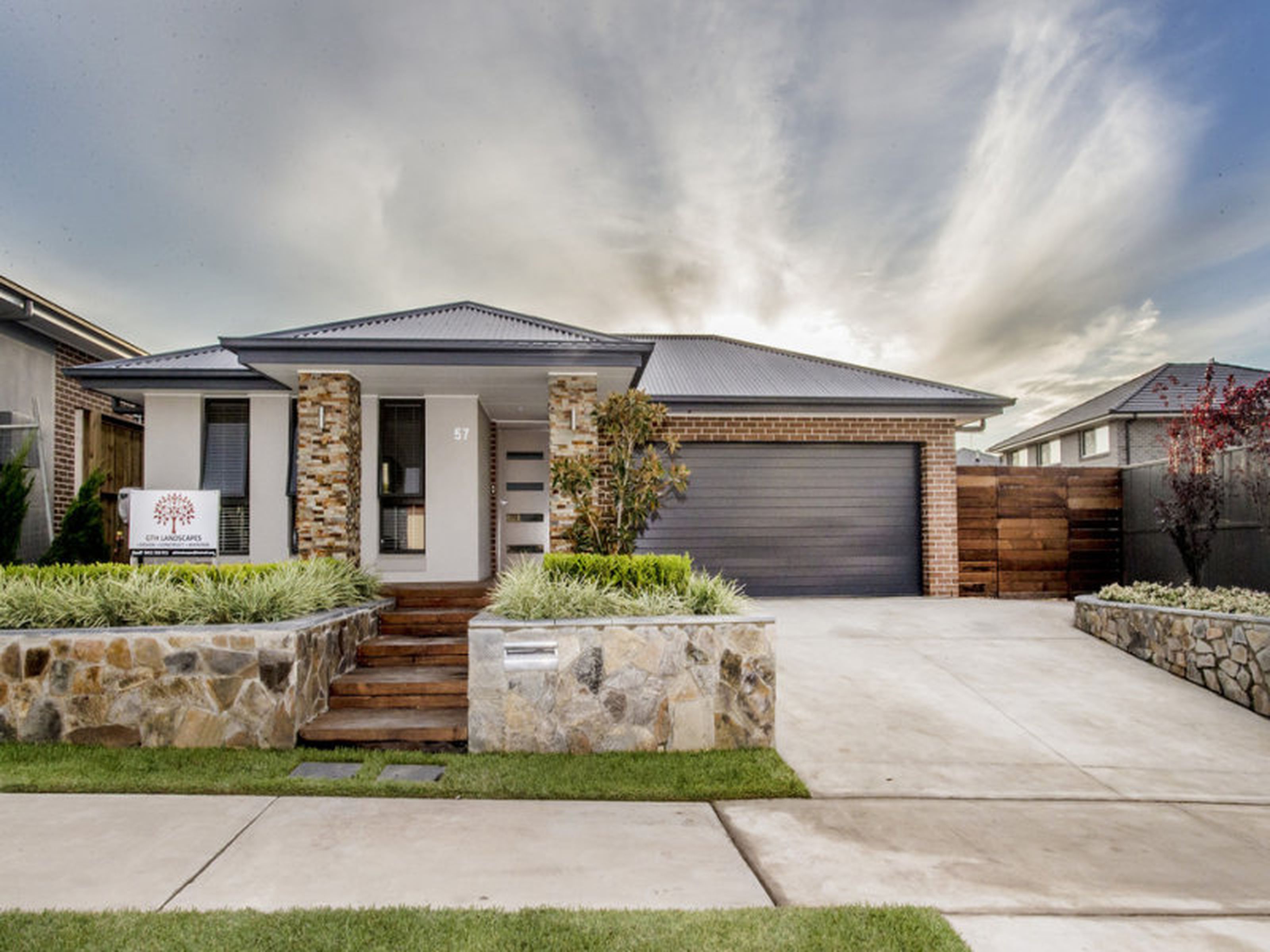 57 Darug Avenue, GLENMORE PARK