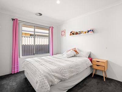 19 Calamocha Way, Piara Waters