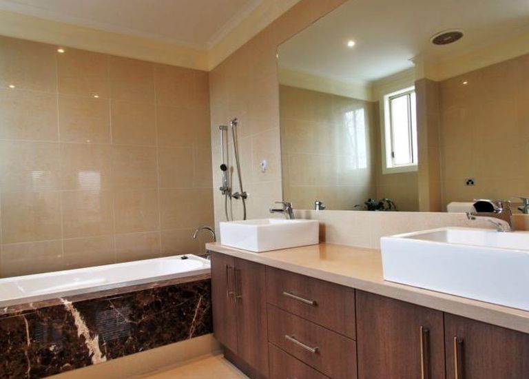 53 Ormond Road, Clayton
