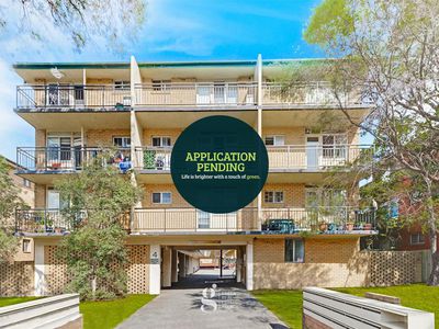 27 / 4 Bank Street, Meadowbank