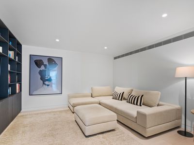 1 Balmoral Drive, Castle Hill
