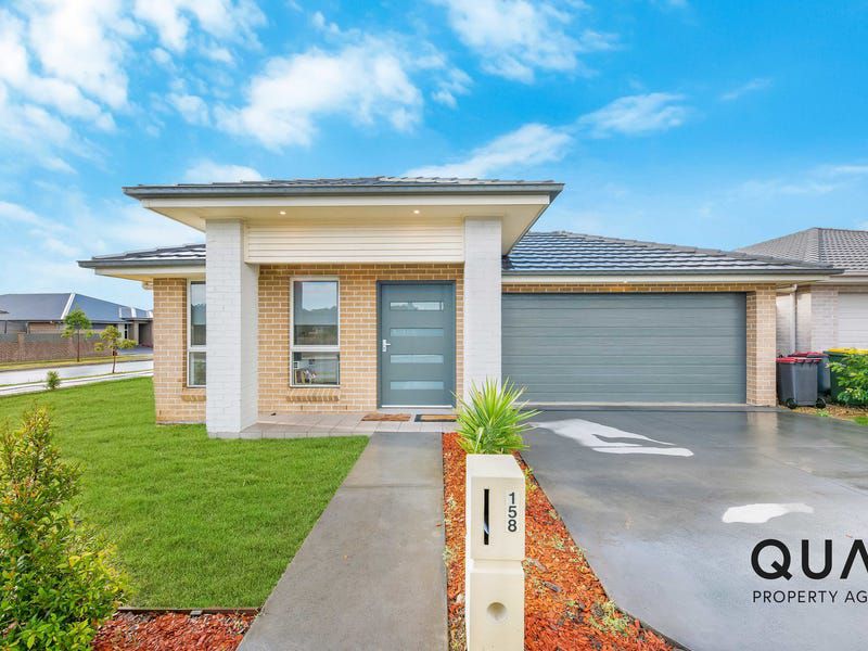 158 Lakeside Parade, Jordan Springs