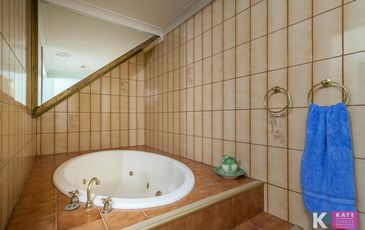 10 Corringham Road, Beaconsfield Upper