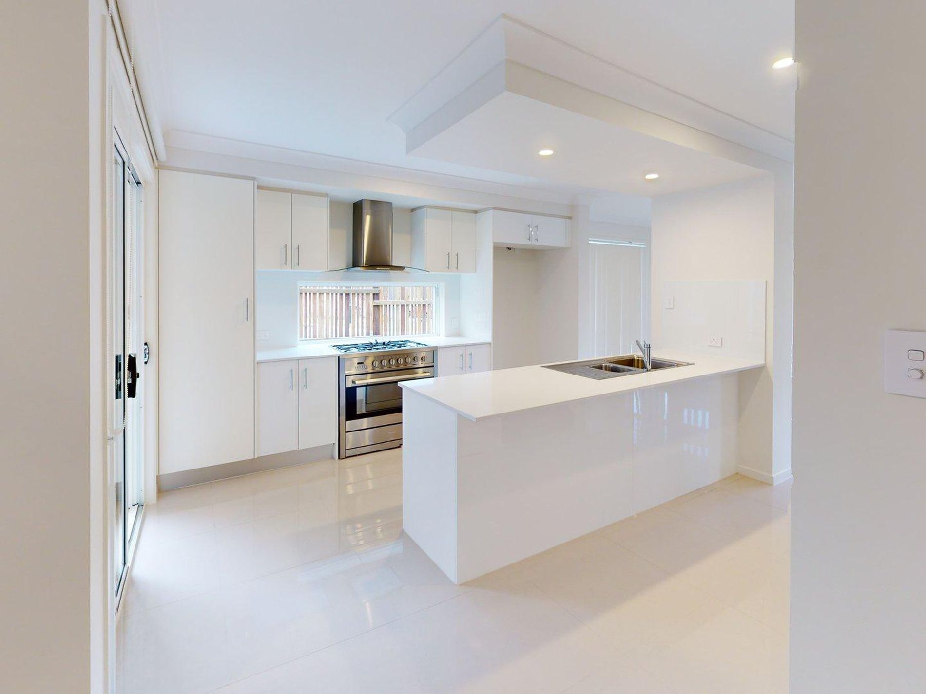16 Jimna Circuit, White Rock