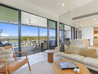 2102 / 13 Lakeview Rise, Noosa Heads