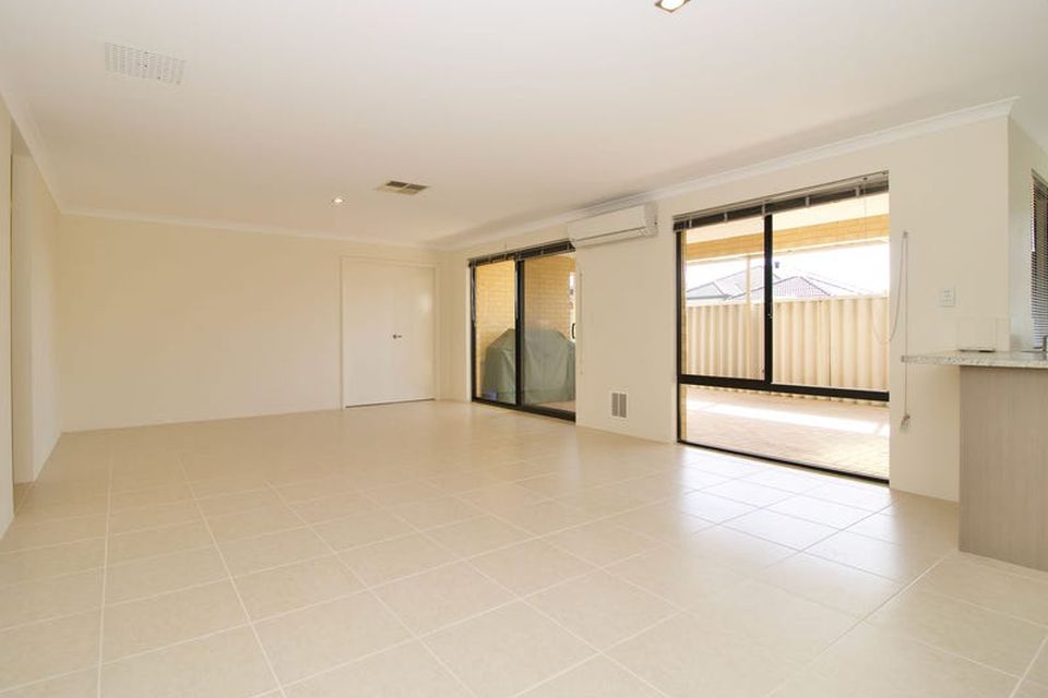 24 Almond Avenue , Shoalwater
