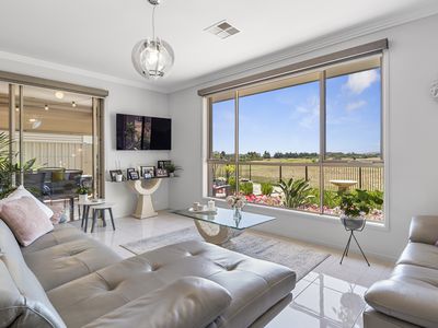 21 / 55 The Vines Drive, Normanville