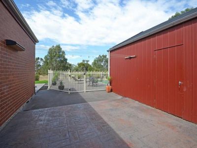 135 Barnes Boulevard, Horsham