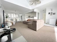 24 / 10-20  Masthead Drive, Cleveland