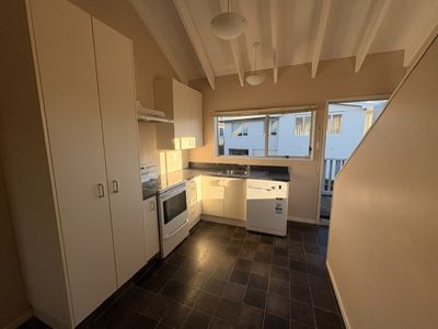 F / 229 Highgate, Roslyn