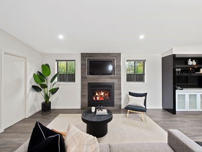 4 PIONEER PLACE, Thurgoona