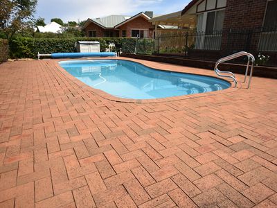 16 Hillcrest Place, Dubbo