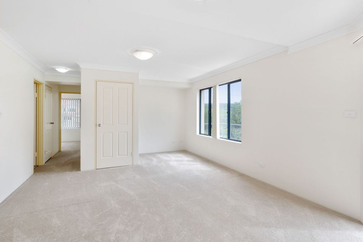 1 / 54 Karalta Road, Erina