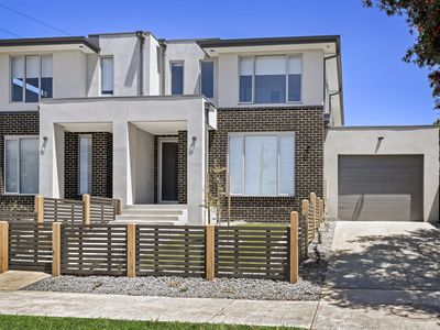 1 / 7 Garnet Street, Essendon
