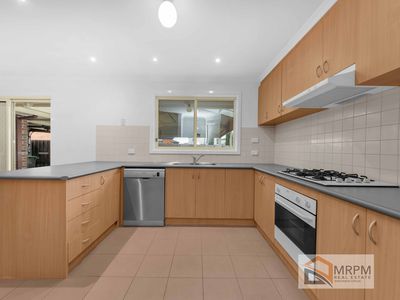 4 Lucy Close, Tarneit