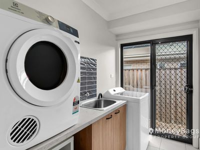 102 Bloomfield Esplanade, South Maclean