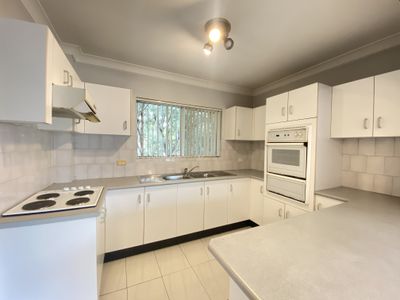 4/8 Park Avenue, Westmead