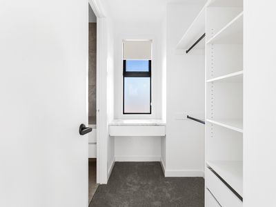 36 Stapley Crescent, Altona North