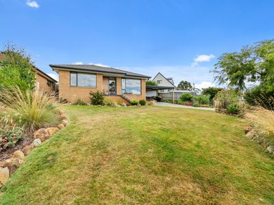 2 / 11 Mirramar Park, Blackmans Bay