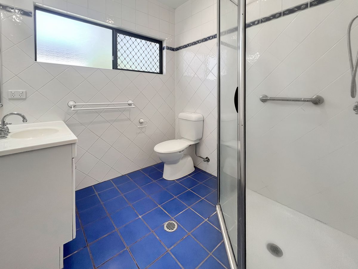 8 Jannina Drive, Atherton