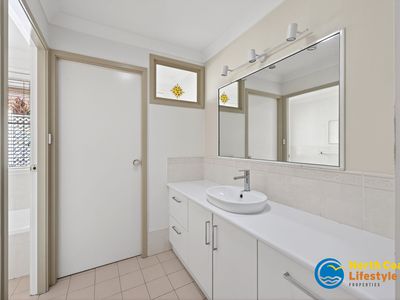 8 Binya Place, Ocean Shores