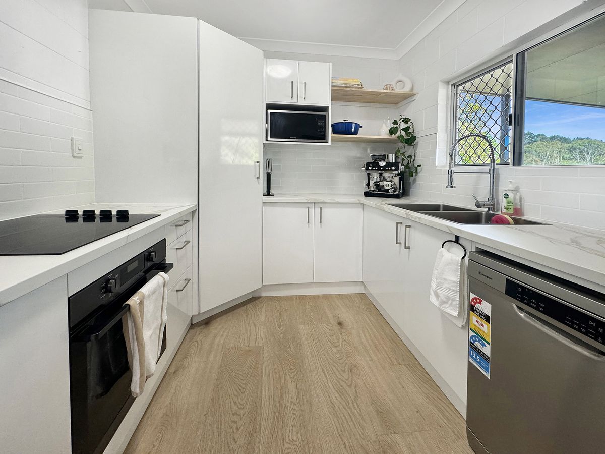 31 Danzer Drive, Atherton