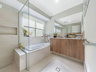 18 Minstrell Way , Madora Bay