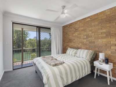 1 / 13 Royal Palm Court, Southport