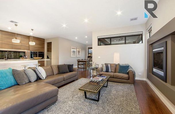 10 Montenegro Road, Greenvale
