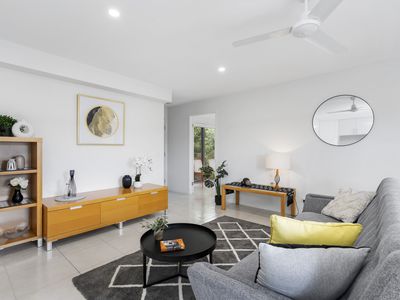 6 / 37 Witheren Circuit, Pacific Pines